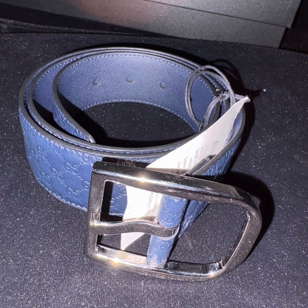 Gucci dark navy Embossed Leather Belt size 85 comes with box and dustbag